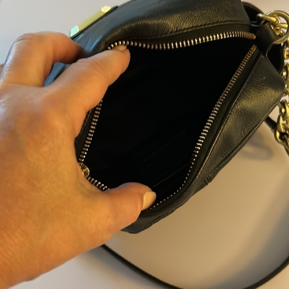Coach Aby leather crossbody camera bag. - Picture 9 of 10